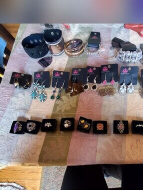 Lot Of 24 Costume Jewelry Bracelets Earrings And Rings NWT List 15